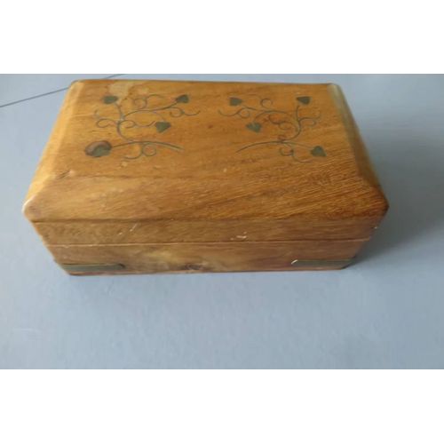 Ancienne Boite En Bois Décor Laiton