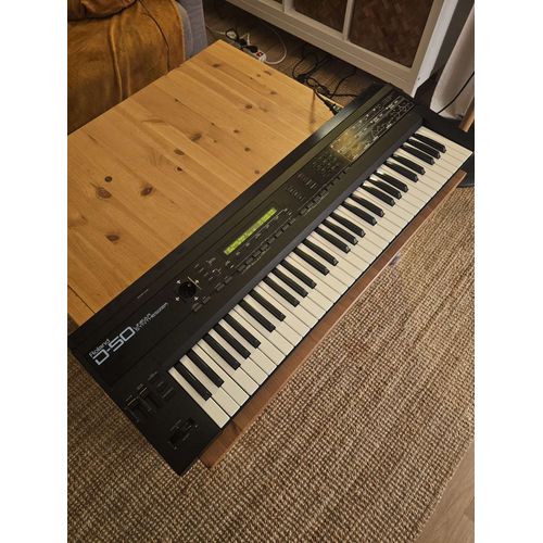 Roland D50 - Synthétiseur Légendaire - Accessoires - Excellent Etat - Revisé (Avec Facture)