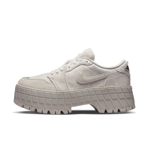 Chaussure Air Jordan 1 Brooklyn Low Pour Light Bone/metallic Silver Ib7210s001