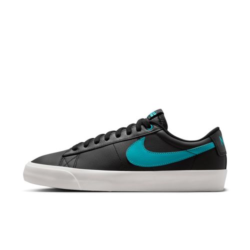 Chaussure Nike Sb Blazer Low Pro Gt Pour Homme Noir/noir/summit White/dusty Cactus Dv1226001
