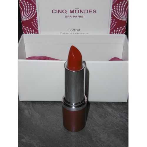 Cinq Mondes Coffret Rouge À Lèvres Et Baume Démaquillant Rouge