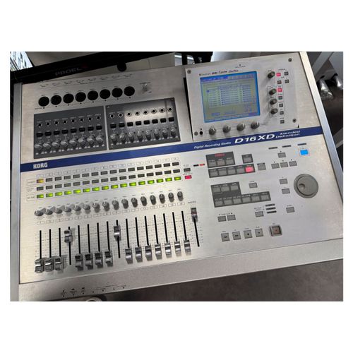 KORG D16XD-enregistreur 16 pistes+Hd 40Go+flight