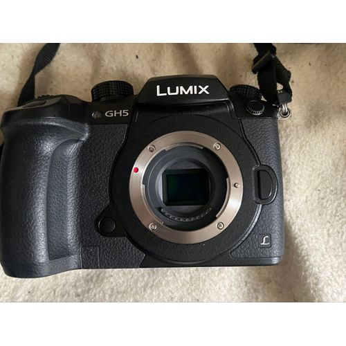 Panasonic Lumix DC-GH5 20.3 mpix + Objectif lumix 12-35 f2.8 + Objectif lumix 35-100 f2.8