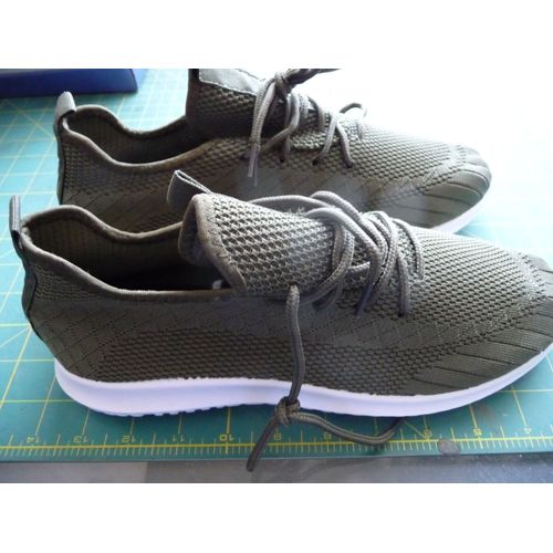 Chaussures Sport Kaki Taille 42 Neuves
