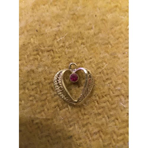 Pendentif Plaqué Or 18 Cartas Avec Un Rubis Vintage Années 90.