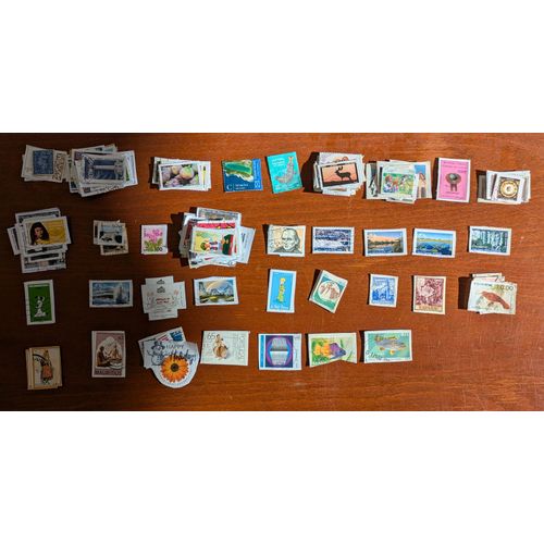 Petite Collection De Timbres Usagers (133 Unités)