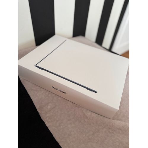 Apple MacBook Air - 15" M3 - Ram 8 Go - DD 256 Go