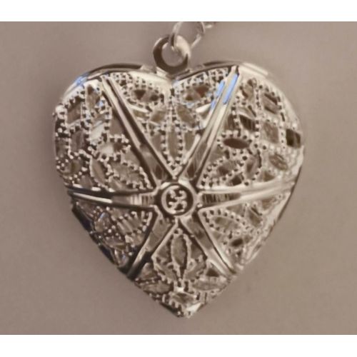 Chaine Et Pendentif En Coeur Couleur Argent