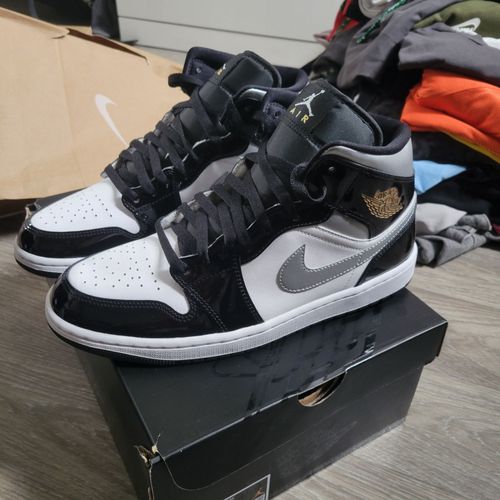 Paire De Jordan 1 Mid Taille 44