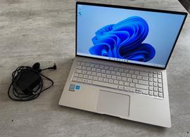 Asus ZenBook UX533F - 15.6" Intel Core i5-8265U - 1.6 GHz - Ram 8 Go - SSD 256 Go - Azerty