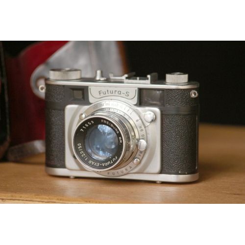 Appareil photo argentique FUTURA S