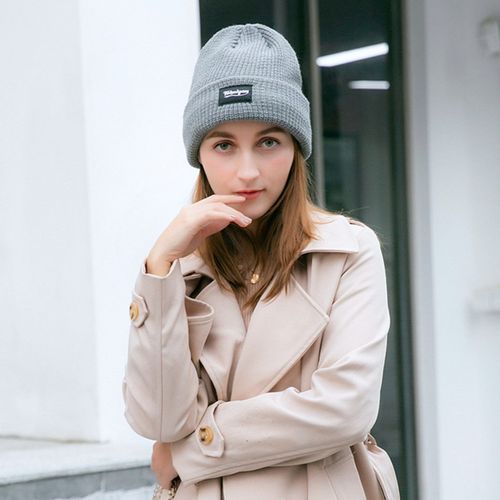 Chapeau Tricoté Réfléchissant Coupe-Vent Haute Élasticité Dôme Hip Hop Style De Rue Casquette D'avertissement De Jogging De Nuit Hiver Garder Au Chaud Couvre-Chef Pour Coureurs Cyclistes-Gris