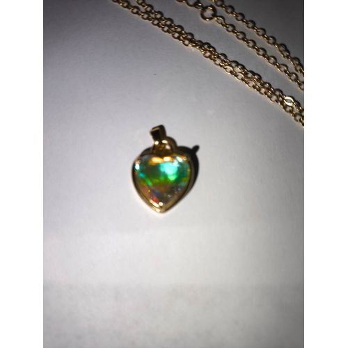 Pendentif En Forme De C?ur Pierre Verte Avec Sa Chaîne