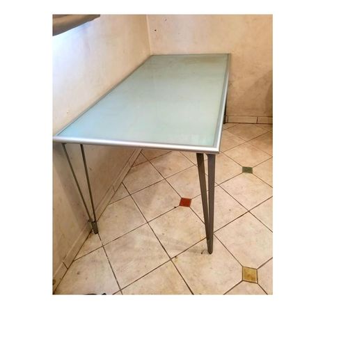 Table Design Bureau Verre Et Metal Fonte Et Verre Securit Bureau Demontable Meuble D Salle D Sejour Repas Etabli Plan D Travail Plateau Depoli Translucide Cadre Alu 120x80 Cm