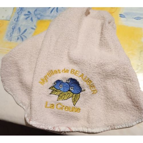 Essuie-Main - Rond - Broderie &#34 Myrtilles De Beaubier - La Creuse &#34 - Rose - En Coton - 63 Cm De Diamètre Environ