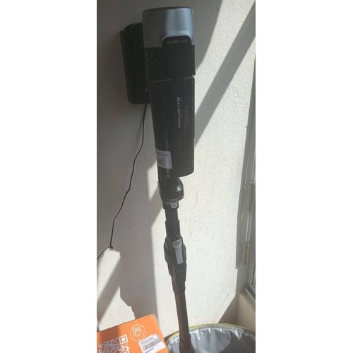 Aspirateur balai