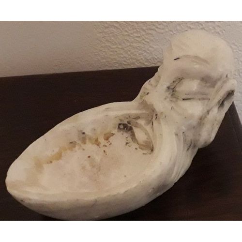 Cendrier En Albâtre (Longueur : 18 Cm / Largeur : 9 Cm / Hauteur : 9 Cm).