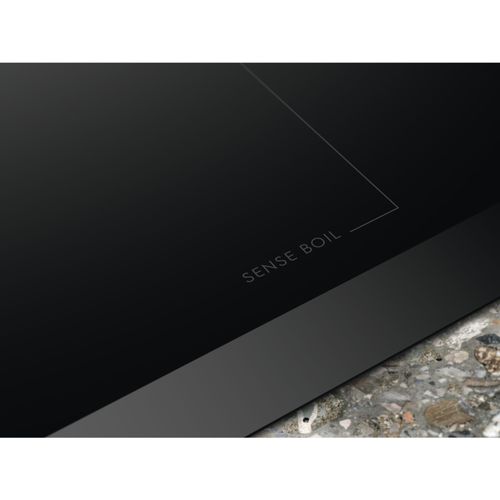 Electrolux Plaque de cuisson Induction Série 700 SenseBoil® 60 cm Y62IS353 Noir