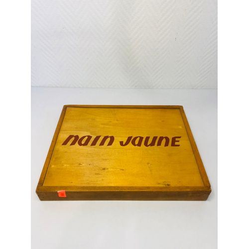 Le Nain Jaune Jeujura 