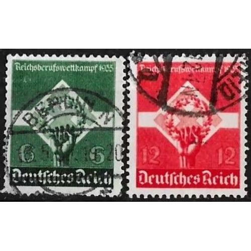 Allemagne, 3ème Reich 1935, Beaux Timbres Yvert 530 & 531, 1er Concours Professionnel De La Jeunesse Ouvrière, Main Tenant Une Couronne De Lauriers Devant Fond Croix Gammée, Oblitérés, Tbe -
