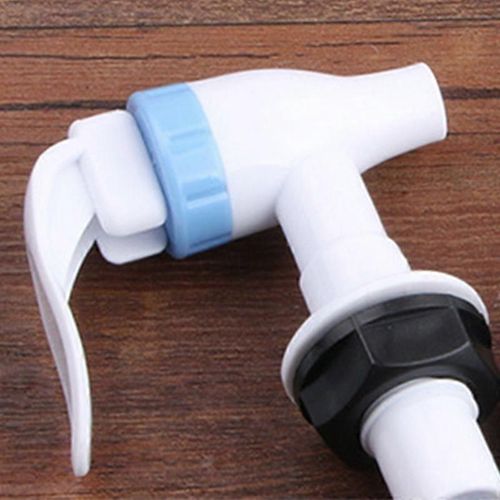 Taille universelle Type push Plastique Distributeur d¿eau froide Robinet Remplacement du robinet Nouveau