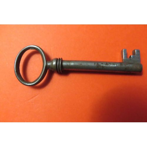 Ancienne Clé Tiroir Meuble M T 23