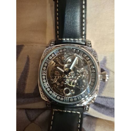 Montre Skelette