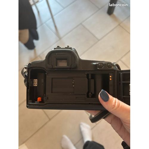 Appareil photo argentique Canon EOS 1000F (boîtier seul)