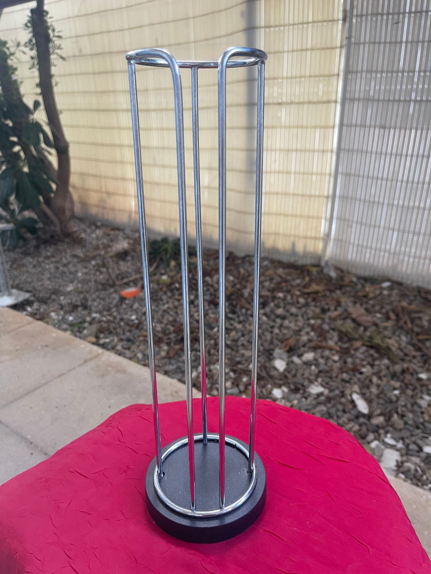 Porte capsule à café en metal.