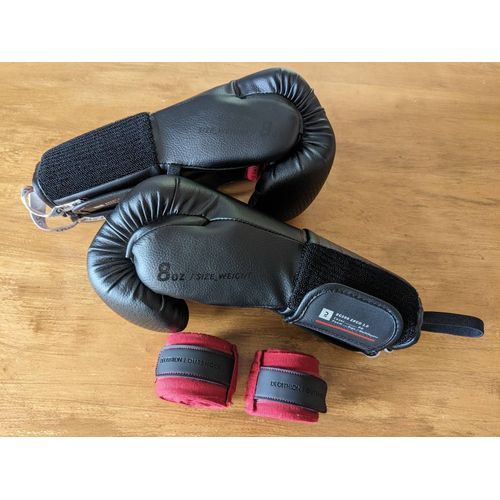 Gants De Boxe Outshock 8 Oz + 2 Bandes 4m Outshock