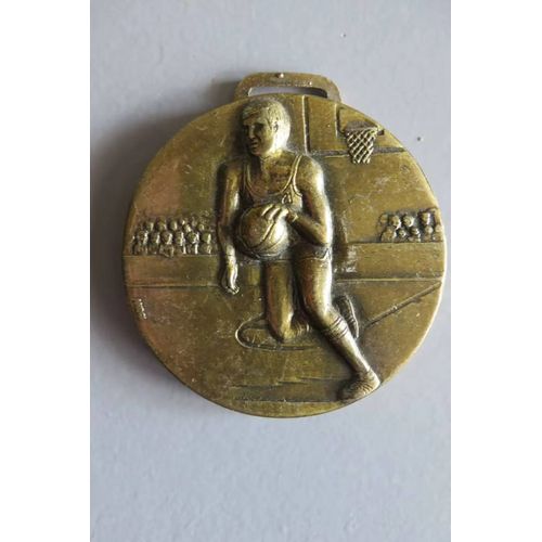 Ancienne Médaille Bronze Joueur De Basket /19b