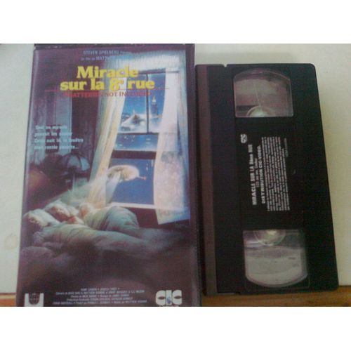 Cassette Video Vhs - Miracle Sur La 8e Rue - Matthew Robbins