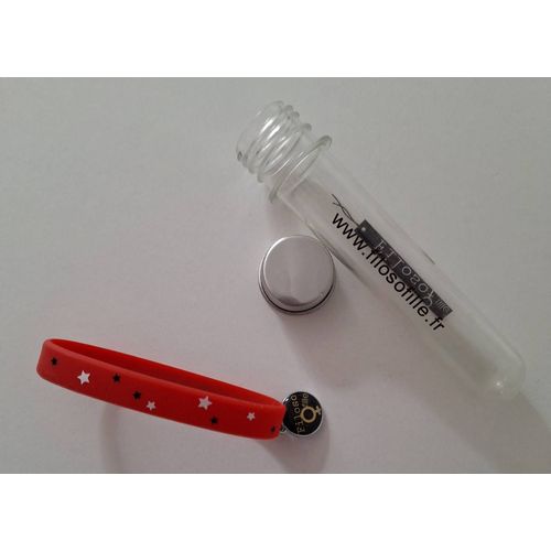 Bracelet En Silicone Dans Une Éprouvette
