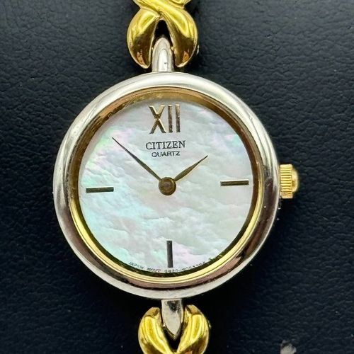 Montre Quartz 20mm Femmes Citizen Nacre Deux Tons Batterie 19.1cm