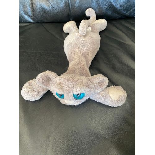 Doudou peluche chat allongé chat gris yeux globuleux bleu the manhattan toys company 33cm 