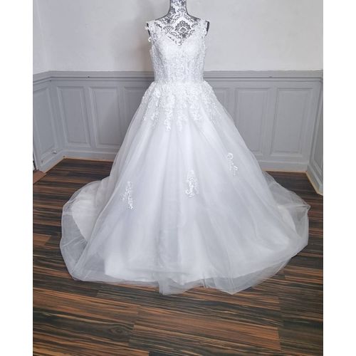 Robe De Mariee Princesse Buste Dentelle Décolleté V  Taille 40