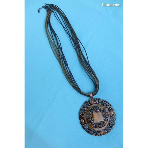 Collier Baroque Cordons Cuir Pendentif Rond Émail