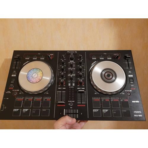 Table de mixage contrôleur DJ Pioneer DDJ-SB2