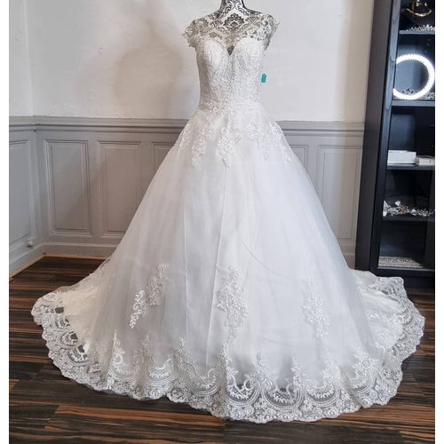 Robe De Mariee Princesse Dentelle Avec Traine Taille 36