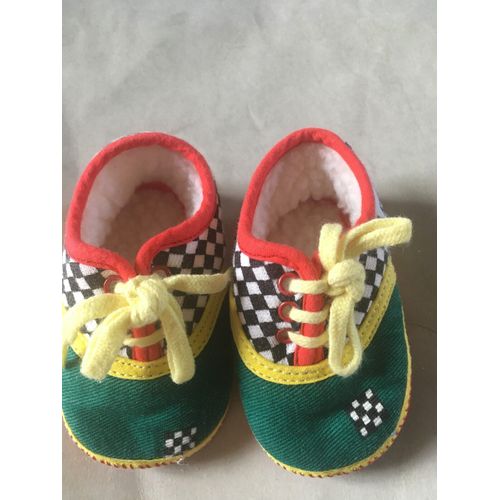 Chaussures / Chaussons Bébé Moumoutés De 8,8 Cm Pour Pied De 7/8 Cm - Neuf