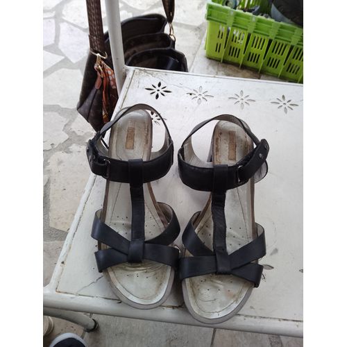Chaussures A Talons Geox Taille 38..