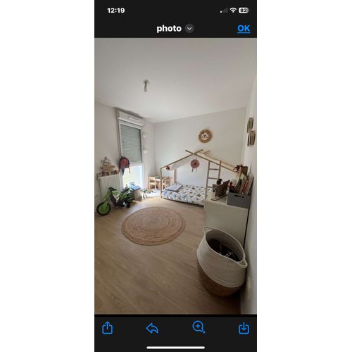 Lit bateau enfant neuf + matelas + table Ikea + 2 chaises 200€ , peut se vendre séparément. Vous pouvez me joindre au 0625182184.