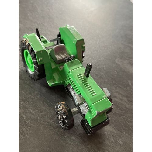 Majorette tracteur vert 1/60