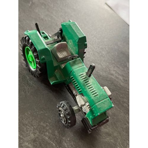 Majorette tracteur vert 1/60