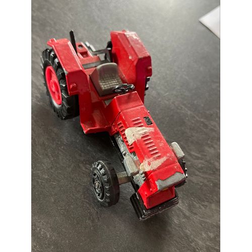 Majorette tracteur rouge 1/60