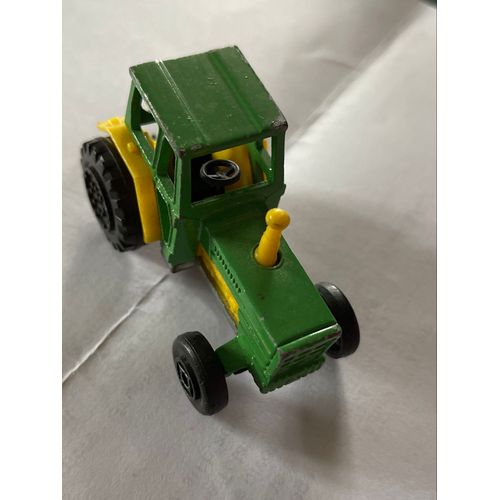 Majorette tracteur vert 1/85