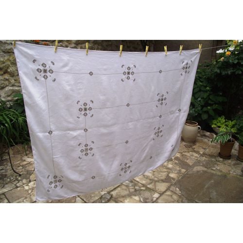 Nappe En Lin Rectangulaire Brodée Main Dimensions Longueur 174 Cm Largeur 126cm