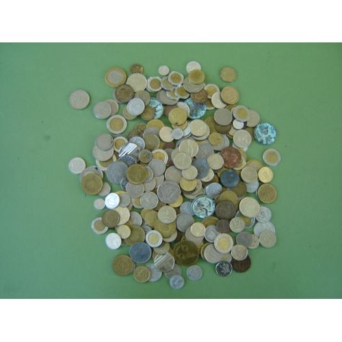 Lot De 240 Pièces & Jetons Du Monde " Environ 1000 À 1100 Gr