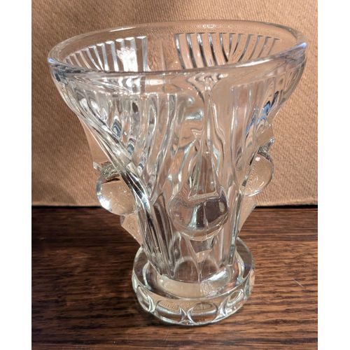 Vase Art Déco en verre moulé