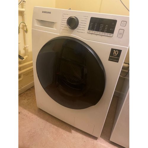 Lave-linge et sèche-linge inclus